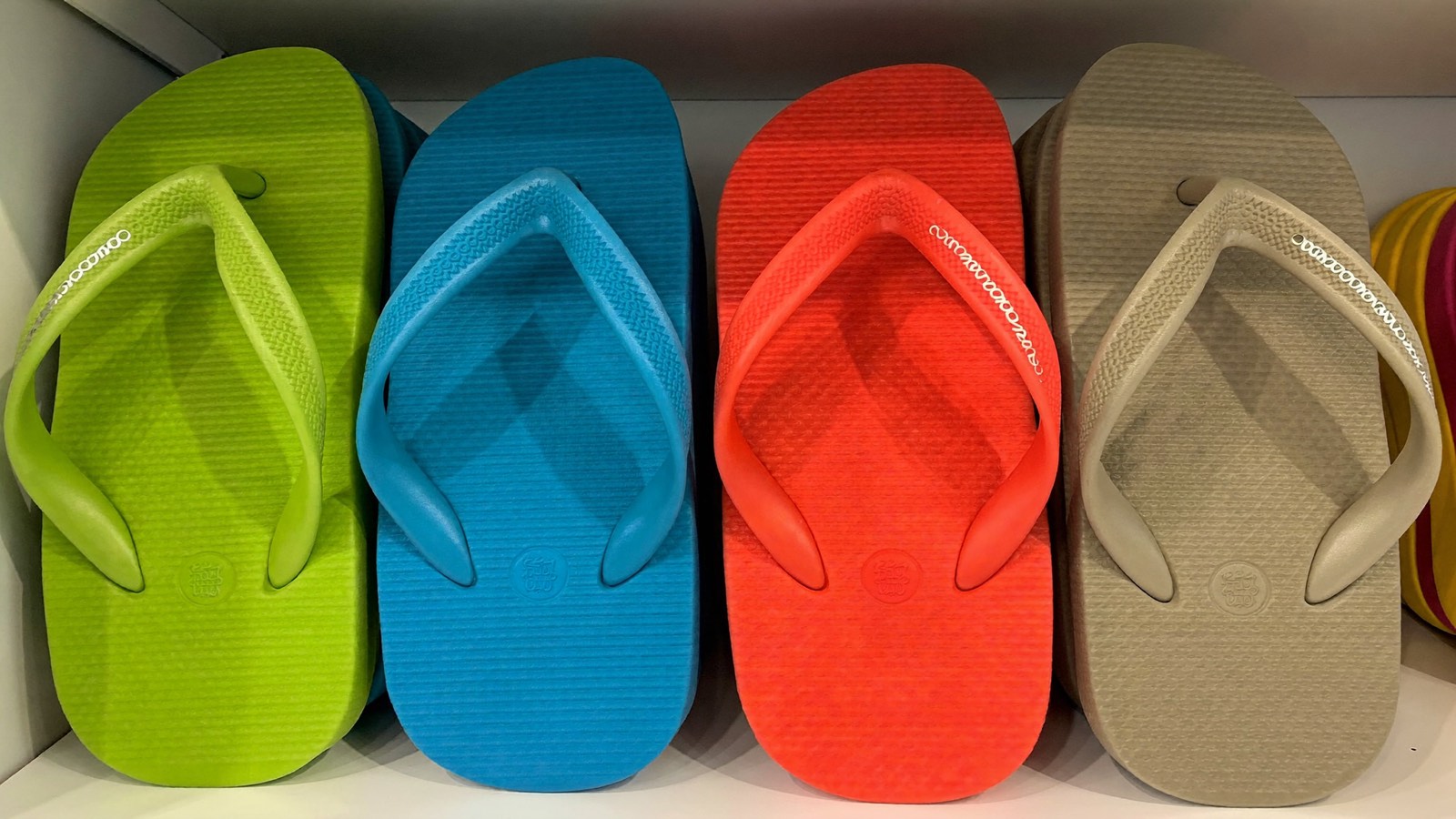 Capa do artigo: Franquia Havaianas: como funciona e o que saber antes de investir
